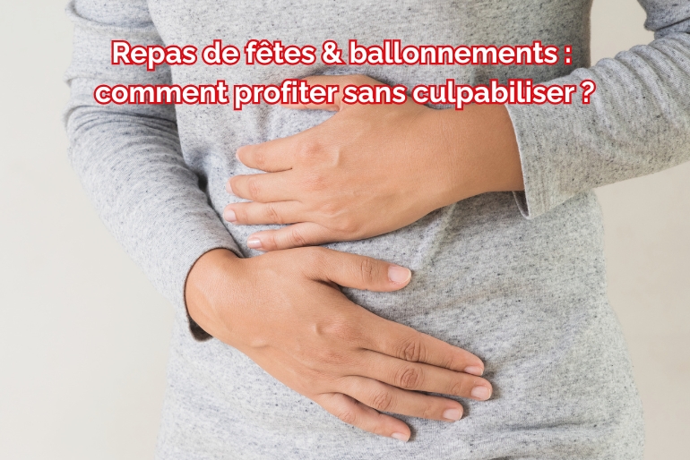 femme qui se tient le ventre de douleur